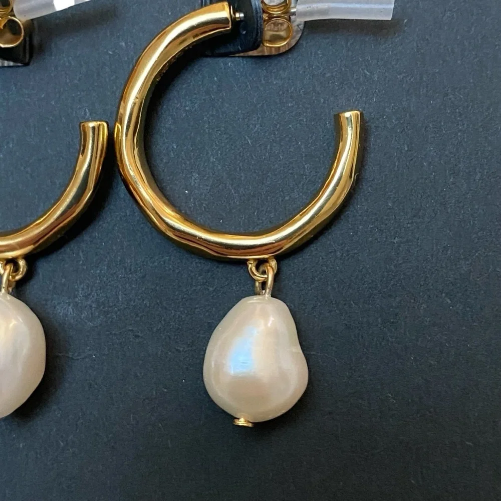J.Crew Factory Gold Freshwater Pearl Hoop Earrings AY775 - Picture 5 of 6